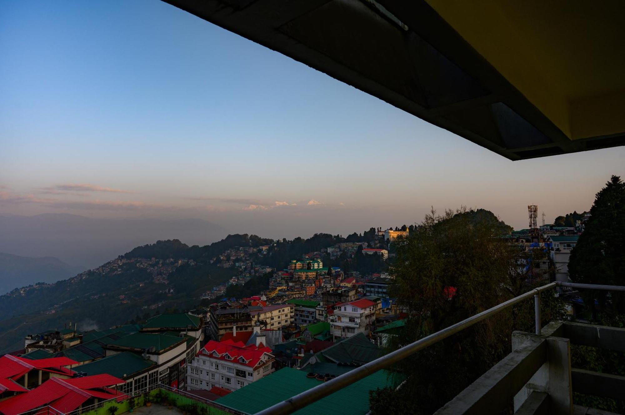 Sinclairs Darjeeling Hotel Darjeeling  Exterior photo