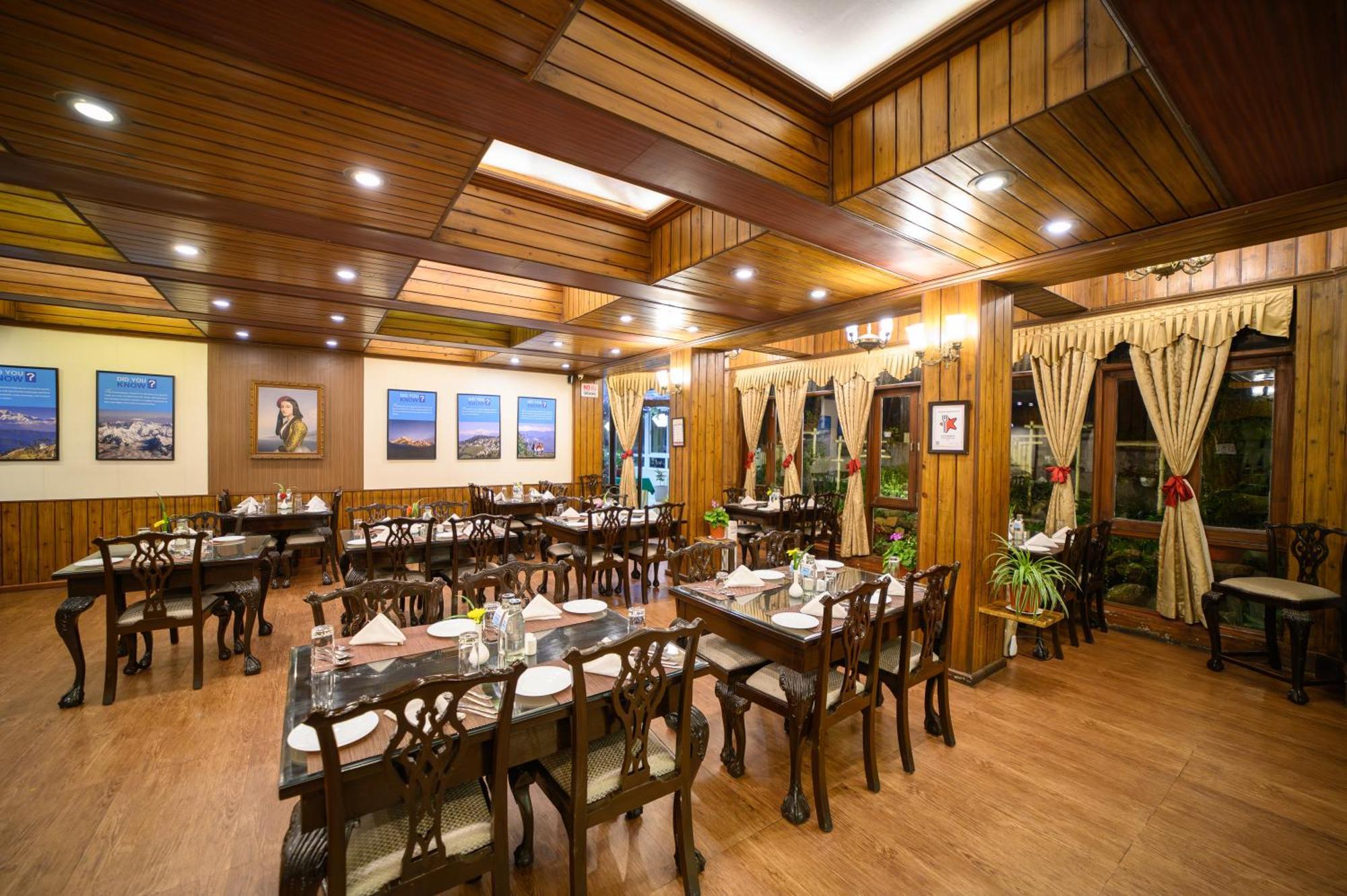 Sinclairs Darjeeling Hotel Darjeeling  Exterior photo